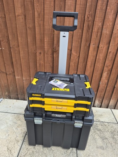 Cash kt9 surrey - £80,
